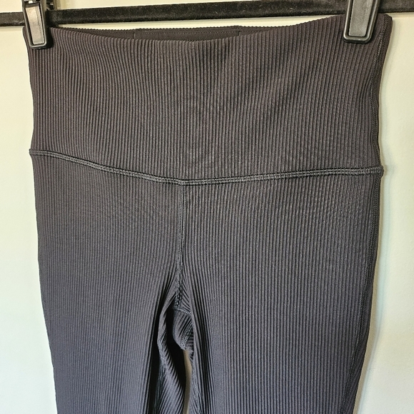 EUC Athleta Elation Rib Crop Flare Sz Small Petite Black - Picture 3 of 15